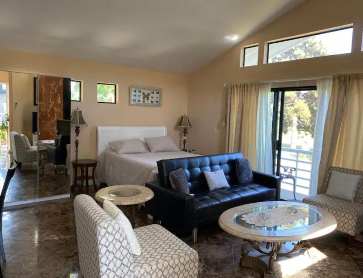 Large Luxury With View In Homestay Santa Monica