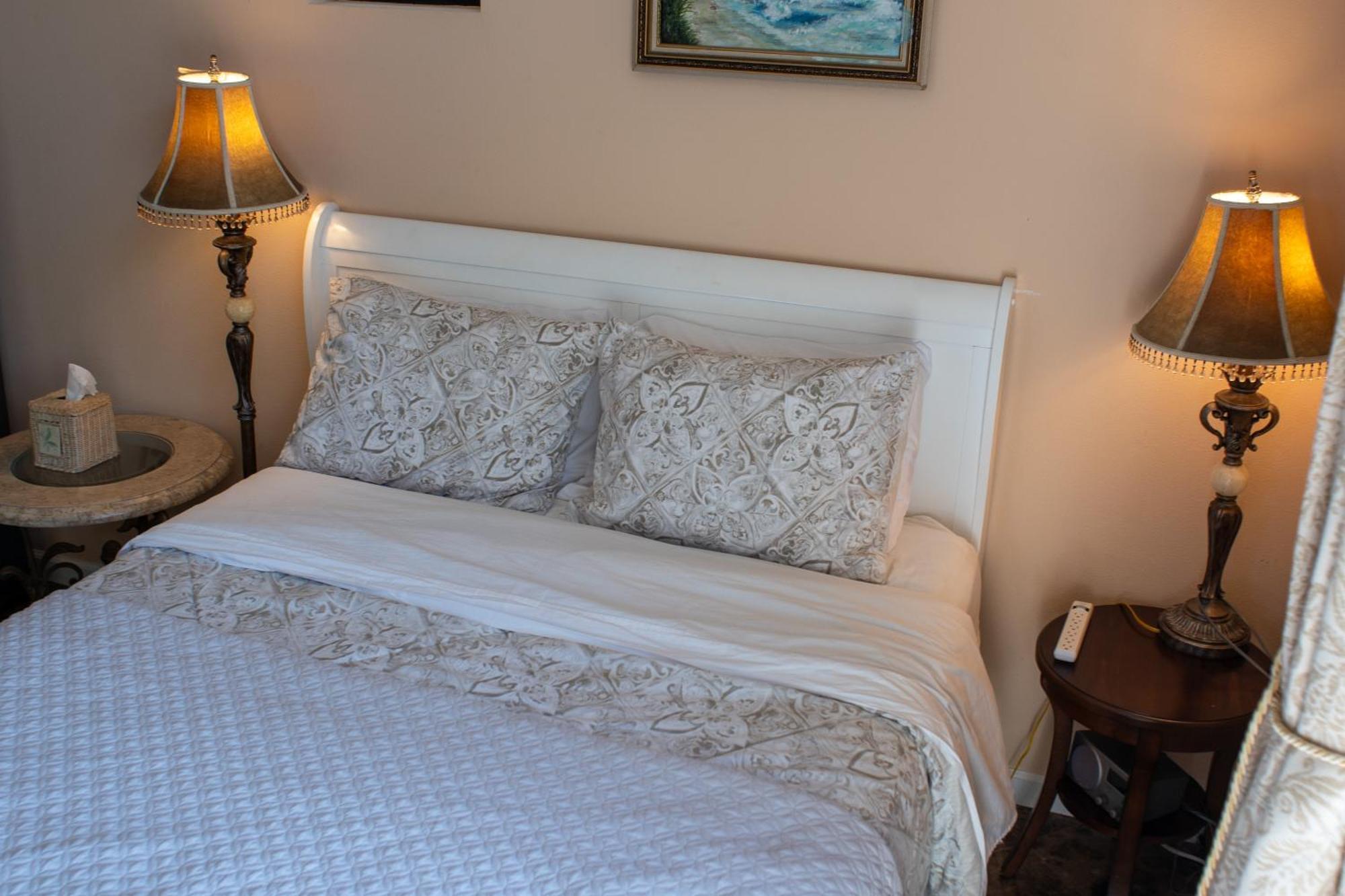 Large Luxury With View In Homestay