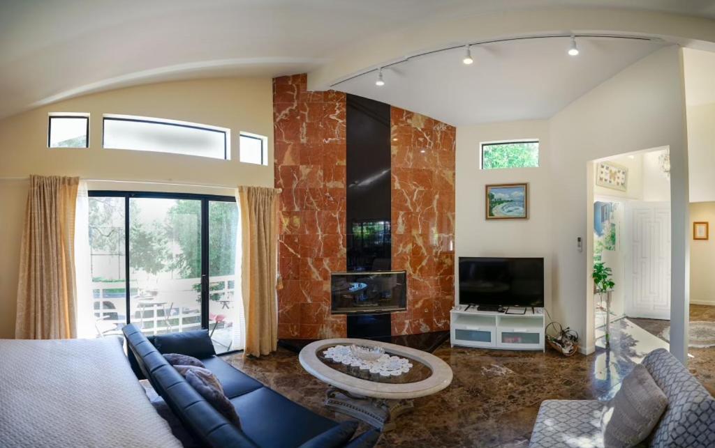 Large Luxury With View In Homestay Santa Monica
