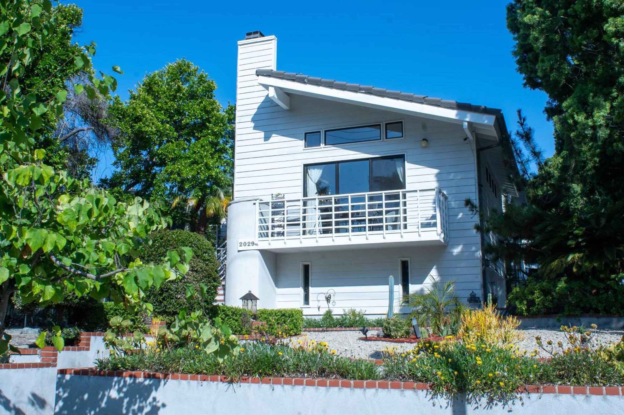 Large Luxury With View In *
